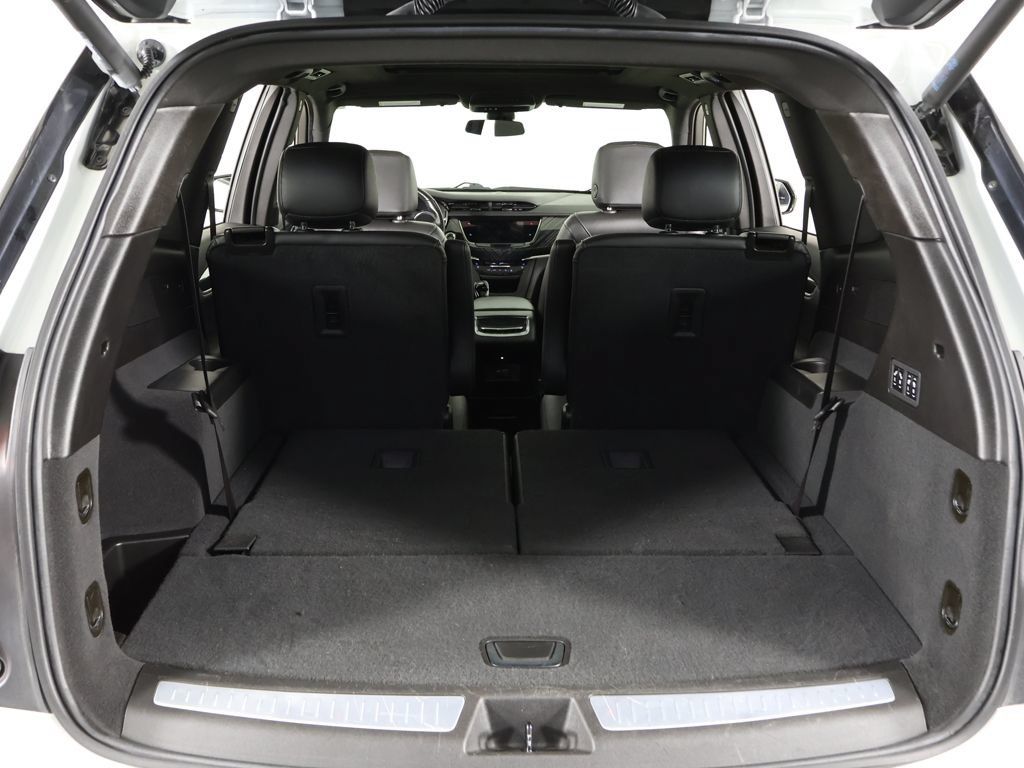 Used 2023 Cadillac XT6 Premium Luxury AWD/4WD image 24