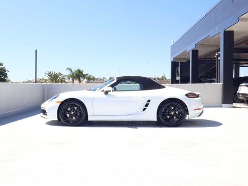 Certified 2022 Porsche 718 Boxster w/ Premium Package RWD image 2