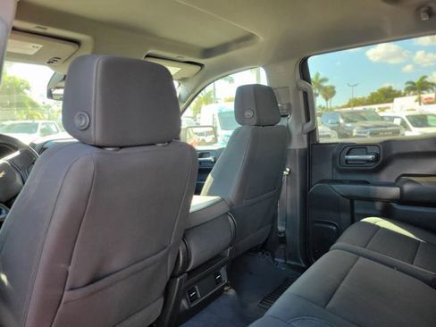 Used 2023 Chevrolet Silverado 1500 Custom image 9
