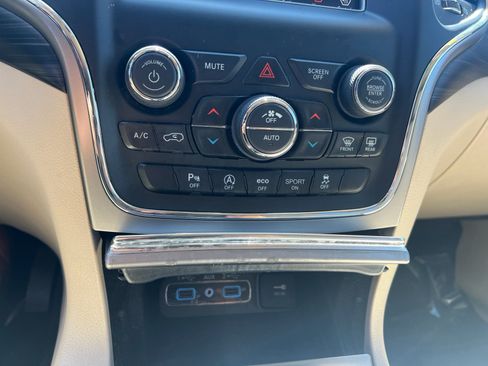 Used 2021 Jeep Grand Cherokee Laredo RWD image 27