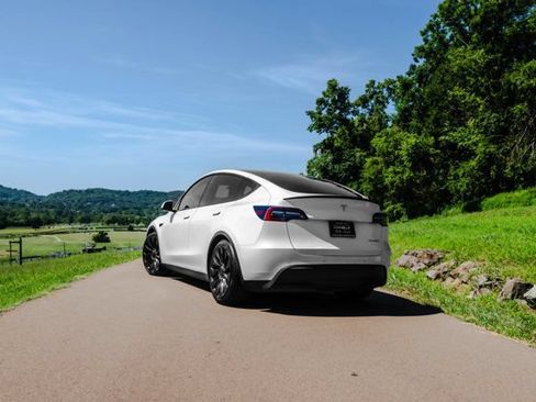 Used 2022 Tesla Model Y Performance AWD/4WD image 4