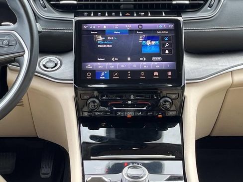 Used 2021 Jeep Grand Cherokee L Limited AWD/4WD image 15