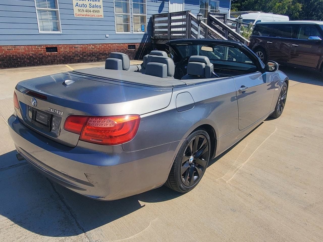 Used 2011 BMW 328i Convertible RWD image 8