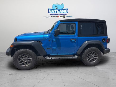 Used 2024 Jeep Wrangler Sport AWD/4WD image 2