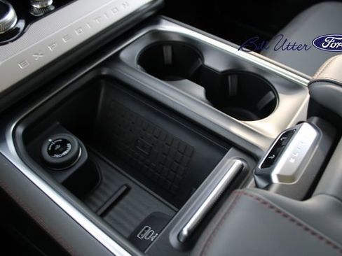 New 2025 Ford Expedition Active image 13