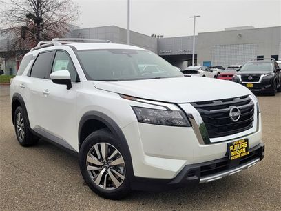 New 2025 Nissan Pathfinder SL