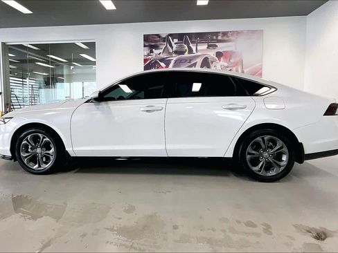 Used 2023 Honda Accord EX-L image 3