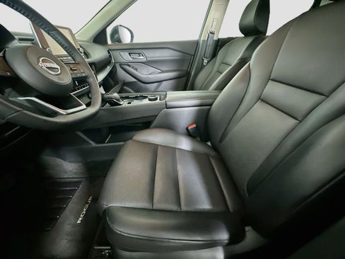 Used 2023 Nissan Rogue SV w/ SV Premium B Package AWD/4WD image 13