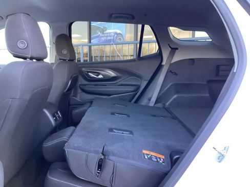 Used 2024 GMC Terrain SLE image 26