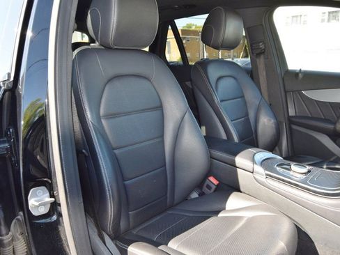 Used 2019 Mercedes-Benz GLC 300 4MATIC image 29