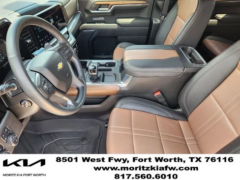 Used 2023 Chevrolet Silverado 1500 High Country w/ High Country Premium Package AWD/4WD image 12