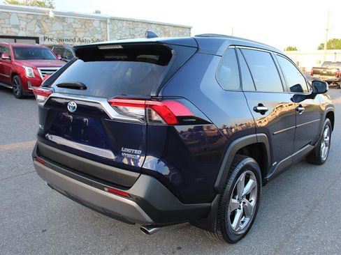 Used 2020 Toyota RAV4 Limited AWD/4WD image 5