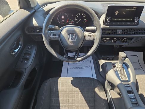 Used 2023 Honda HR-V LX image 12