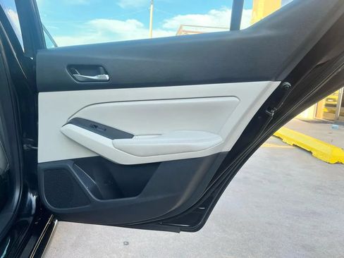 Used 2019 Nissan Altima 2.5 SV FWD image 27