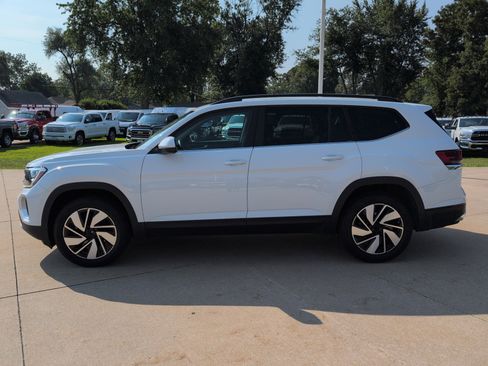 Used 2024 Volkswagen Atlas SE image 6