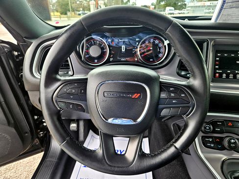 Used 2019 Dodge Challenger SXT image 19