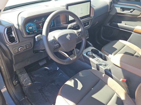 New 2025 Ford Bronco Sport Outer Banks image 8