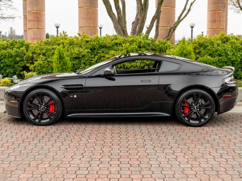 Used 2015 Aston Martin V12 Vantage S image 34
