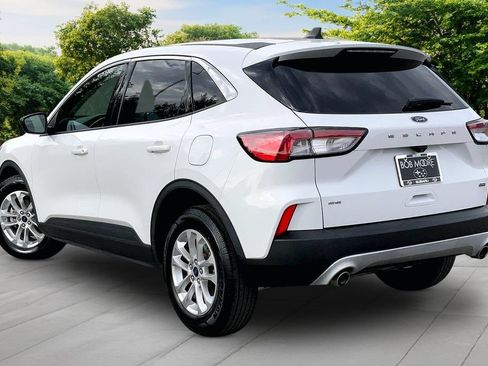 Used 2022 Ford Escape SE FWD image 4