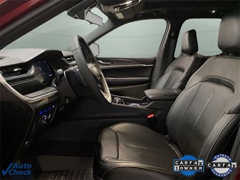 Used 2025 Jeep Grand Cherokee Limited 4xe image 17