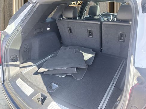 Used 2025 Cadillac XT5 Premium Luxury image 15