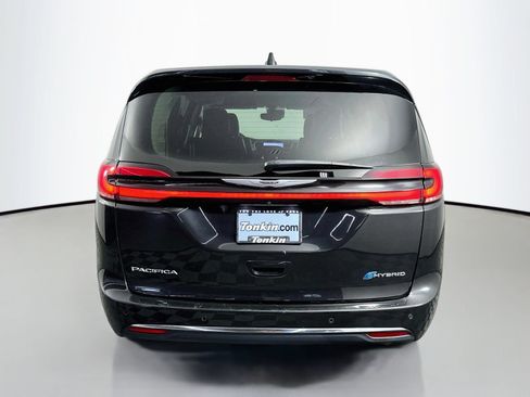 Used 2023 Chrysler Pacifica Touring-L FWD image 7