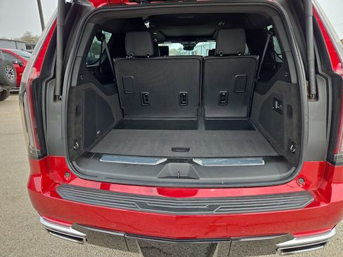 Used 2024 Cadillac Escalade ESV Premium Luxury image 8