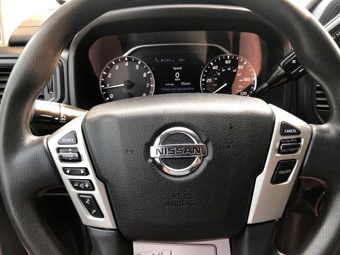 Used 2022 Nissan Titan S AWD/4WD image 34