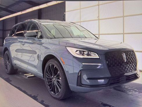 Used 2023 Lincoln Corsair Reserve w/ Equipment Group 201A AWD/4WD image 2