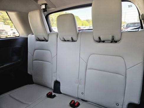 New 2026 Nissan Pathfinder SL w/ SL Premium Package image 30