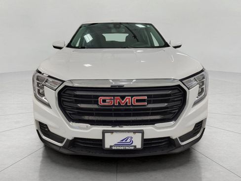 Used 2024 GMC Terrain SLE image 14