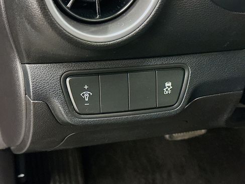 Used 2022 Kia Forte LXS image 17