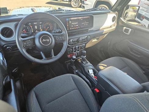 Used 2025 Jeep Wrangler Unlimited Sport AWD/4WD image 13