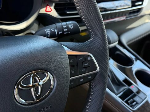 Certified 2026 Toyota Sienna Limited FWD image 12