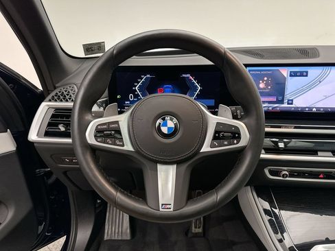 Used 2025 BMW X5 xDrive40i w/ M Sport Package AWD/4WD image 30