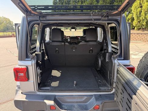 Used 2021 Jeep Wrangler Unlimited Rubicon AWD/4WD image 19
