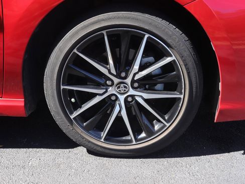 Used 2021 Toyota Camry SE image 32