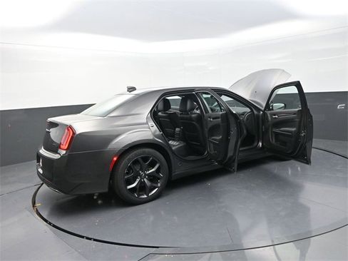 Used 2023 Chrysler 300 S image 41