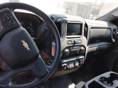 Used 2025 Chevrolet Silverado 2500 W/T RWD image 8