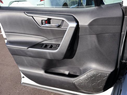 Used 2024 Toyota RAV4 XLE image 28