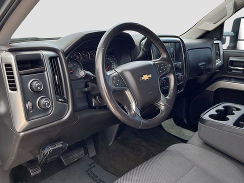 Used 2018 Chevrolet Silverado 1500 LT w/ All Star Edition image 9