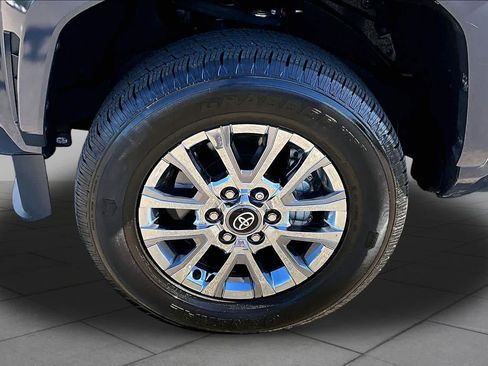 Used 2024 Toyota Tacoma Limited w/ Limited Package (LT) AWD/4WD image 10