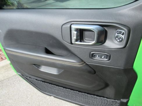 Used 2025 Jeep Gladiator Sport image 30