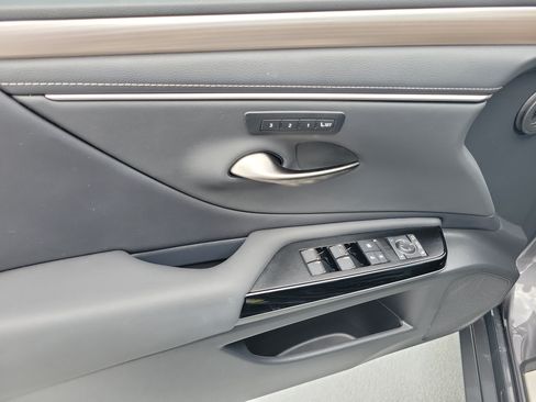 Certified 2023 Lexus ES 350 F Sport FWD image 19
