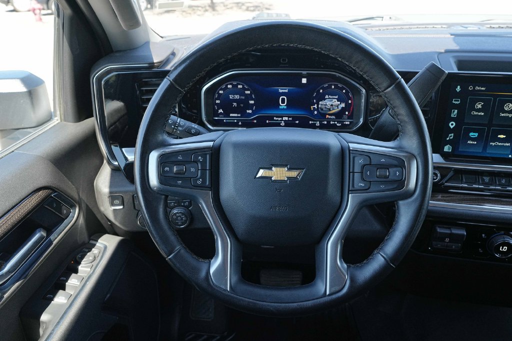 Used 2025 Chevrolet Silverado 2500 LT AWD/4WD image 33