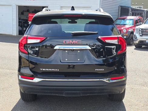 Used 2024 GMC Terrain SLT AWD/4WD image 4