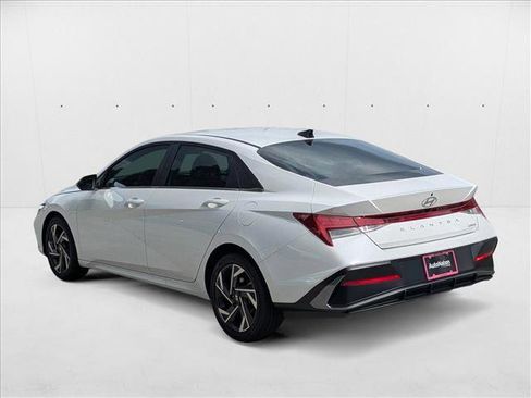New 2025 Hyundai Elantra Limited image 8