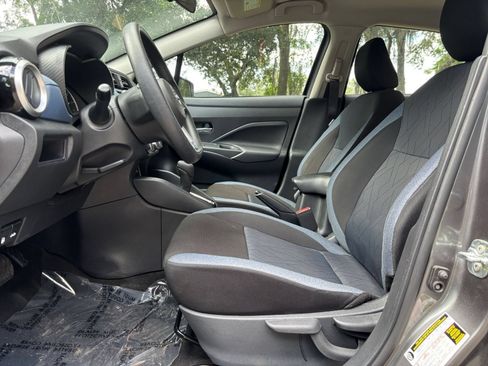 Used 2025 Nissan Versa SV FWD image 24