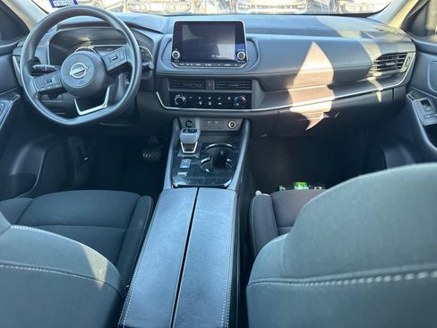 Used 2024 Nissan Rogue S FWD image 5