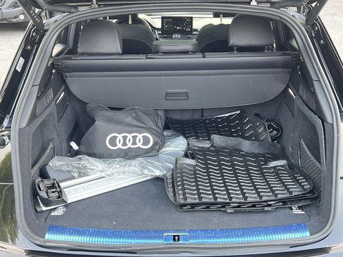 Used 2024 Audi Q5 e Premium Plus AWD/4WD image 31